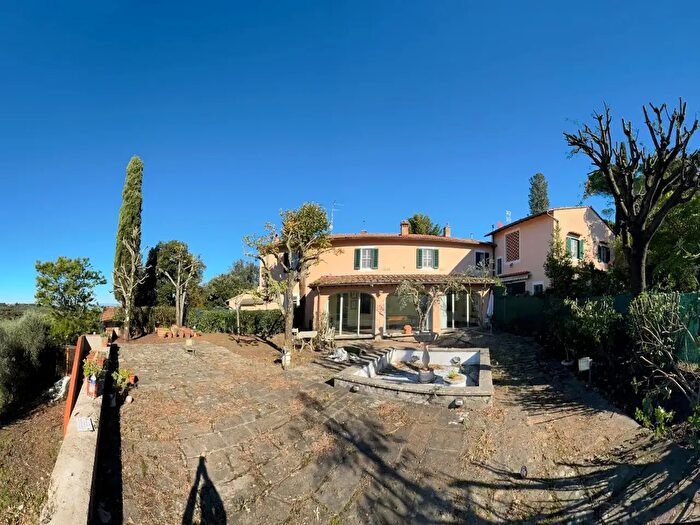 Casa con 7 locali in vendita in Via F Falorsi, Scandicci