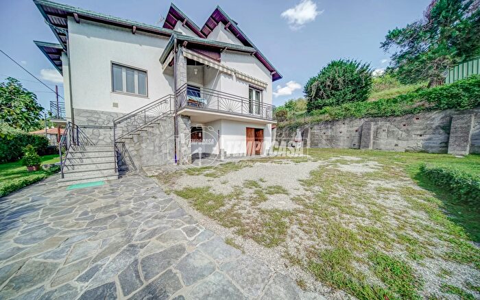 Casa trilocale in vendita in Via Belvedere, Castelletto Sopra Ticino