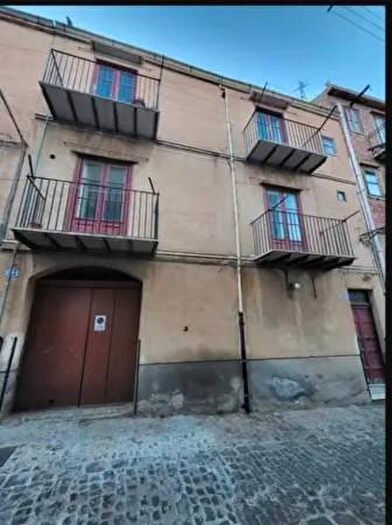 Casa monolocale in vendita in Via Avvenire, Castelbuono