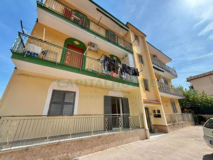 Appartamento trilocale in affitto in Bagnoli, Napoli