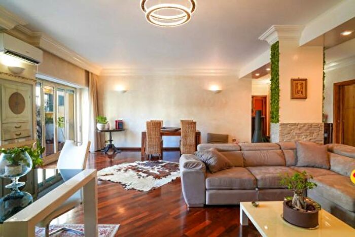 Appartamento con 6 locali in vendita in Via Marchese di Roccaforte, Palermo