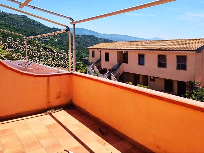 Appartamento trilocale in vendita in Contrada Rosalia PantanaSanta RosaliaMacchia Cs, Acquappesa