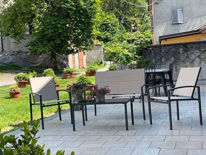 Appartamento bilocale in affitto in Via Antica Regina, Centro, Gera Lario