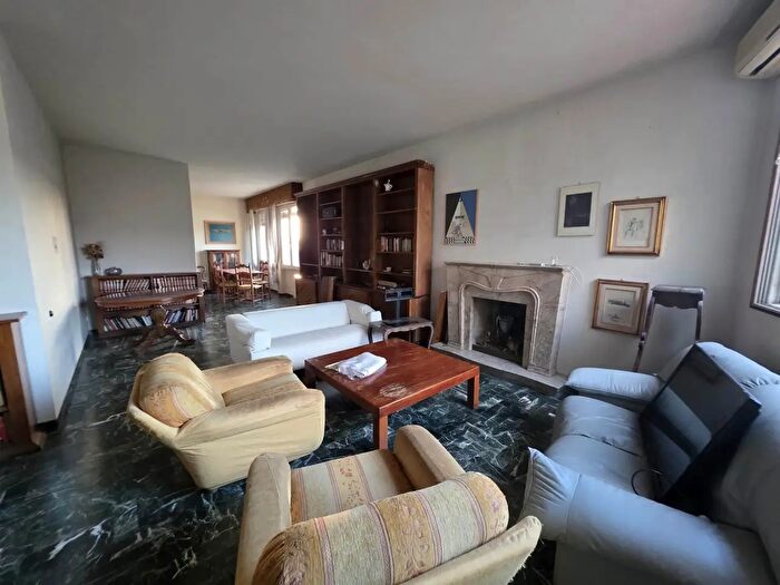 Appartamento trilocale in vendita in Firenze