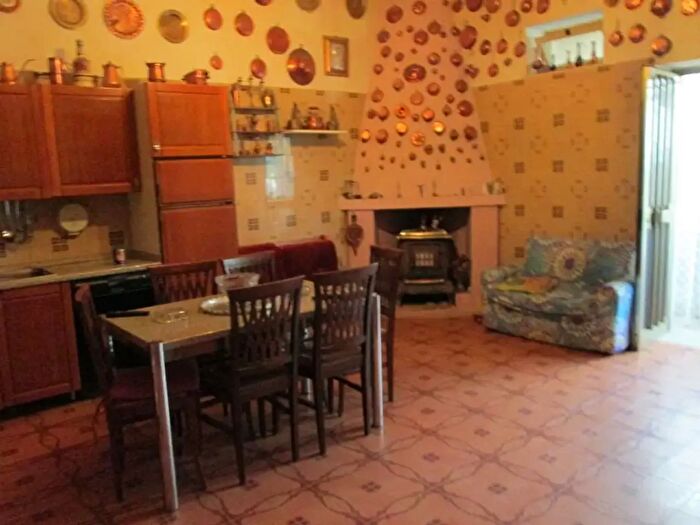Casa con 5 locali in vendita in Via Duca degli Abbruzzi, Mondragone
