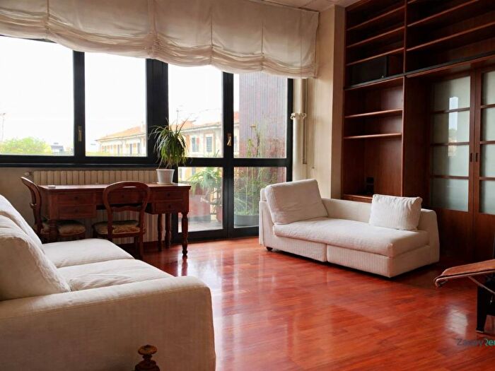 Appartamento trilocale in affitto in Piazza Gaetano Filangieri, San Vittore, Milano