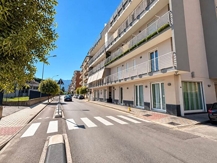 Appartamento trilocale in vendita in Via Giuseppe Mazzini, Piazza Primavera Passariello, Pomigliano d'Arco