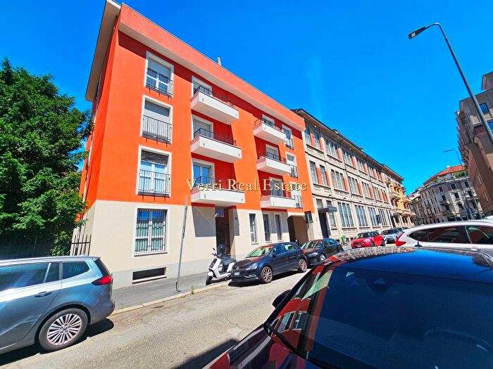 Appartamento trilocale in affitto in Via Andrea Maffei, Montenero, Milano