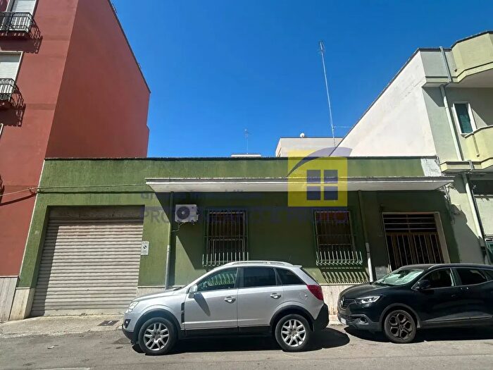 Casa con 7 locali in vendita in Via Addis Abeba, Brindisi