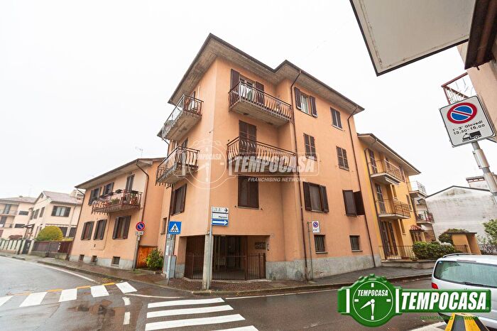 Appartamento trilocale in vendita in Via Manzoni, Guardamiglio