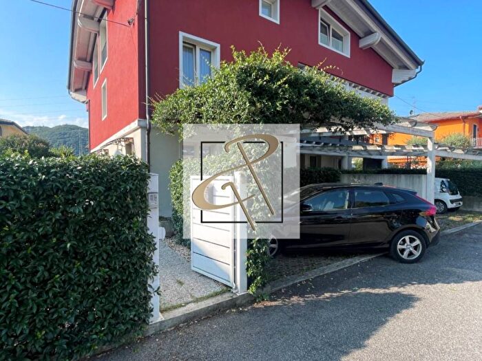 Appartamento trilocale in affitto in Borgo San Lorenzo, Albaré Stazione, Costermano sul Garda