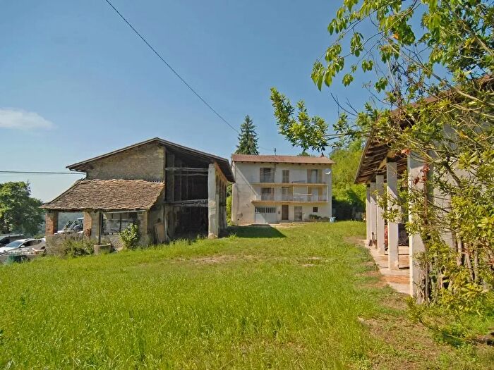 Casa con 7 locali in vendita in Bonvicino