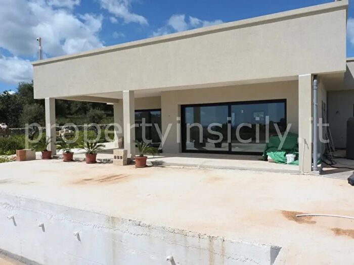 Casa con 6 locali in vendita in Via Vittorio Emanuele, Noto