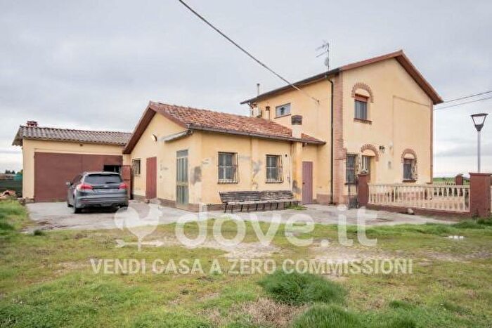 Casa con 6 locali in vendita in Via Piumana, Copparo