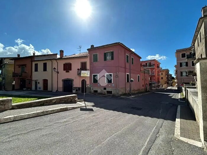 Appartamento trilocale in vendita in Via Ercole Imbastari, Genzano Di Roma