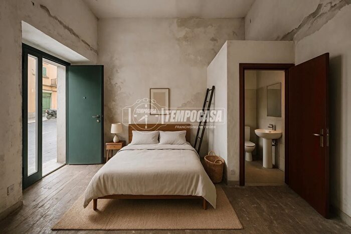 Appartamento in vendita in Via Luigi Settembrini, Napoli