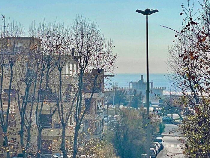 Appartamento trilocale in affitto in Via Rodolfo Grimaldi Casta, Ostia Levante, Roma