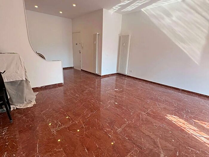 Appartamento con 6 locali in affitto in Roma