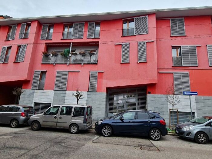 Appartamento trilocale in affitto in Via Ambrogio Figino, Certosa, Milano