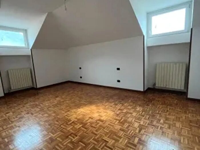 Appartamento trilocale in affitto in Via della Fonte, Nave