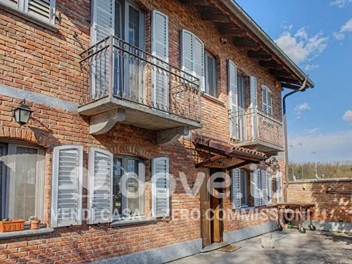 Casa quadrilocale in vendita in Via d Chiaves, Monale