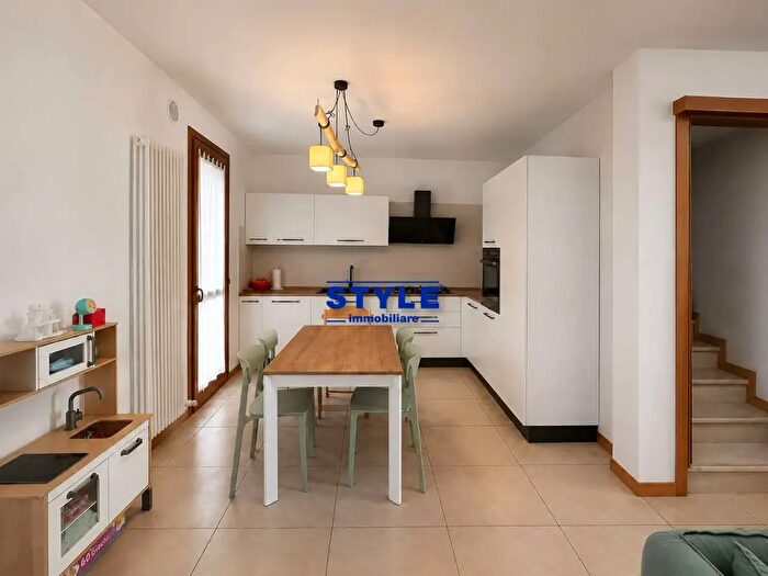 Casa con 5 locali in vendita in Fiesso D'Artico
