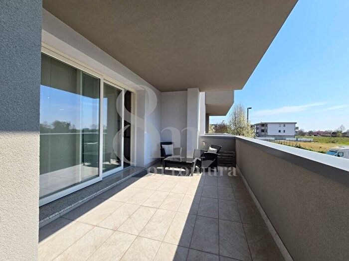 Appartamento trilocale in affitto in Via Comunanze, Arzergrande