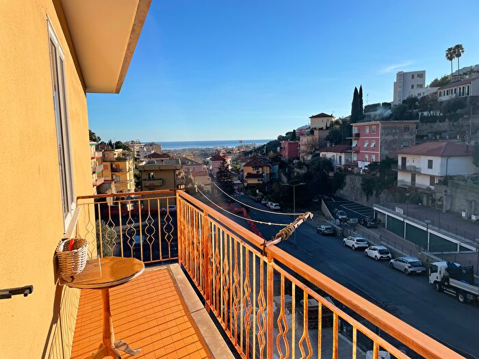 Appartamento quadrilocale in vendita in Alassio