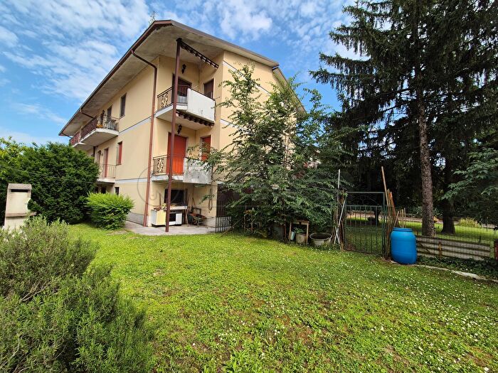 Casa quadrilocale in vendita in Via Bergamo, Castelverde