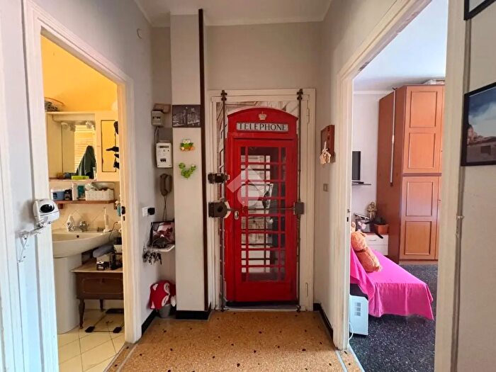 Appartamento trilocale in vendita in Via San Francesco, Finale Ligure