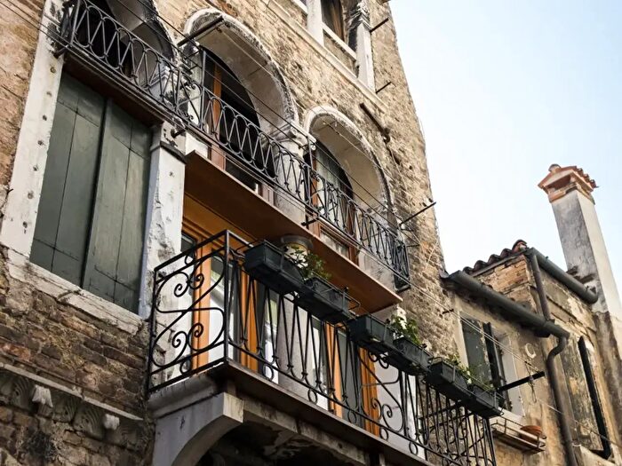 Appartamento trilocale in vendita in Campiello Sansoni, Venezia