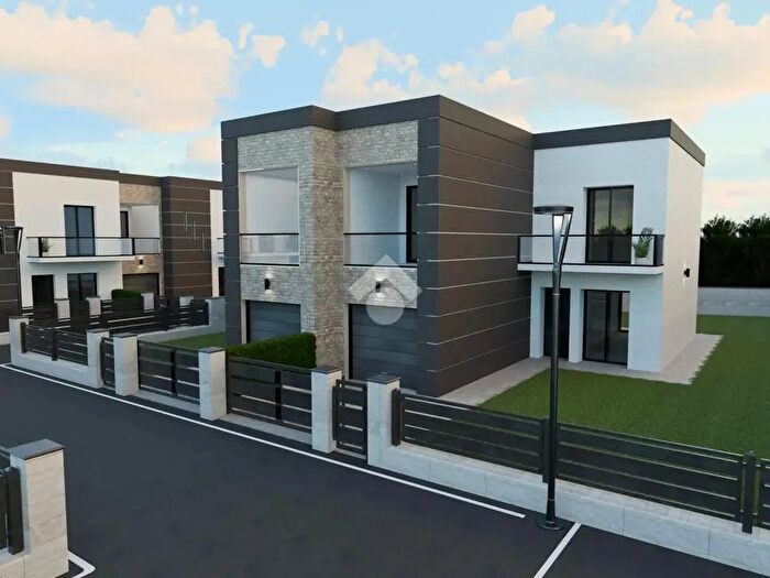 Casa quadrilocale in vendita in Viale Medaglie dOro, Codogno