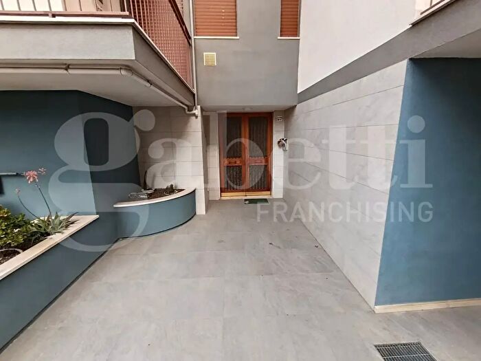 Appartamento con 5 locali in vendita in Via Boris Giuliano, Ragusa
