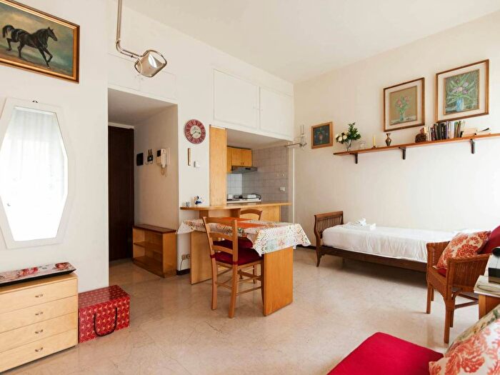 Appartamento monolocale in affitto in Via Lecco, Buenos Aires, Milano