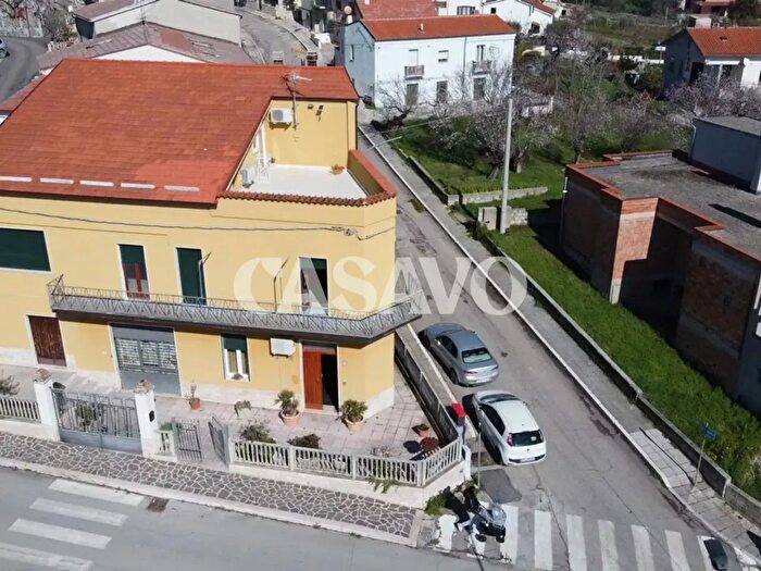 Casa con 8 locali in vendita in Via Calvario, Palata