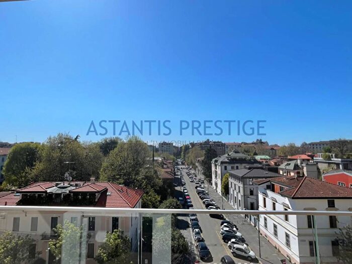 Appartamento trilocale in affitto in Via Ambrogio Spinola, City Life, Milano