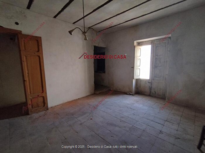 Casa trilocale in vendita in Via Roma Tusa Me Italia, Tusa