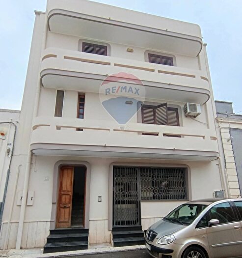 Casa quadrilocale in vendita in Via Garibaldi, Trepuzzi