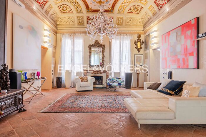 Appartamento con 5 locali in vendita in Rua del Muro, Modena