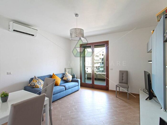 Appartamento trilocale in affitto in Via Luigi de Marchi, Fonte Laurentina, Roma