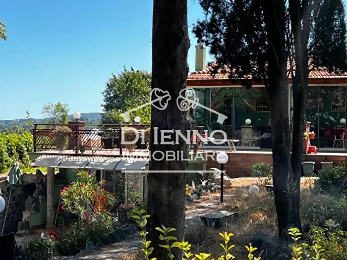 Casa con 5 locali in vendita in Strada della Valle del Dragone, Oriolo Romano