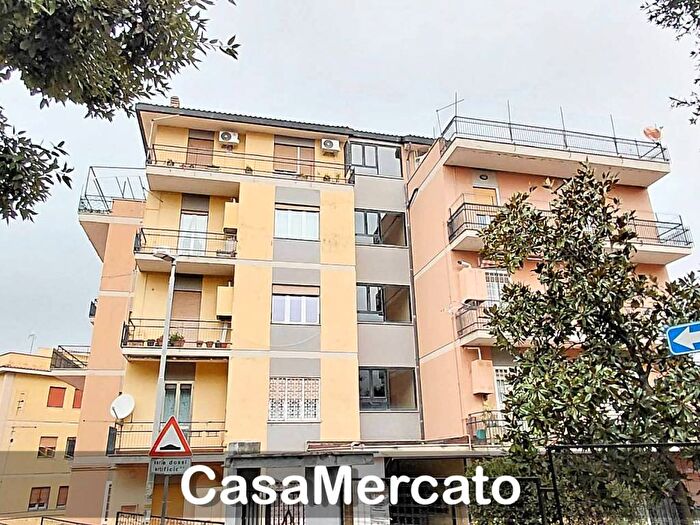 Appartamento quadrilocale in vendita in Via Arturo Reali, Centro, Marino