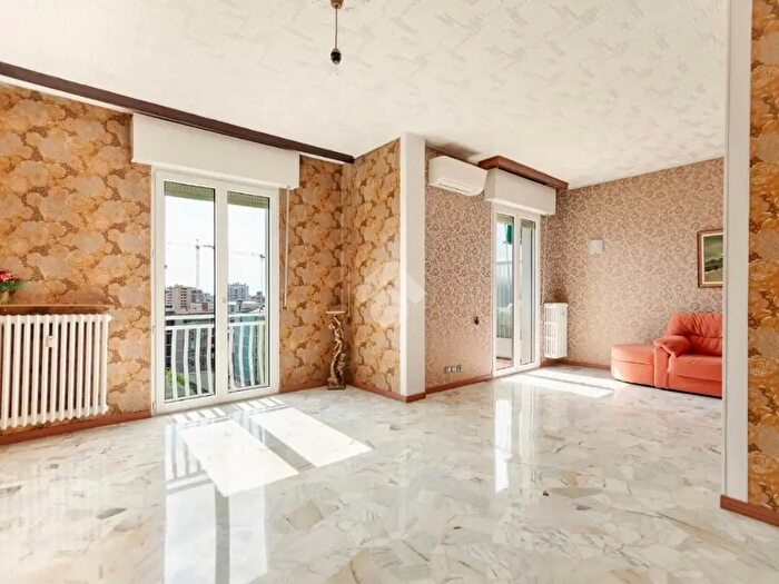 Appartamento quadrilocale in vendita in Viale Fratelli Casiraghi, Sesto San Giovanni