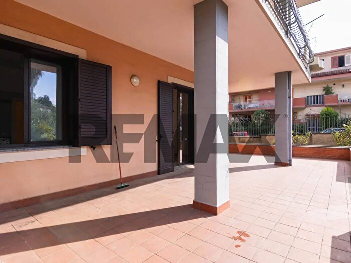 Appartamento con 5 locali in vendita in Via Pacini, Aci Sant'Antonio