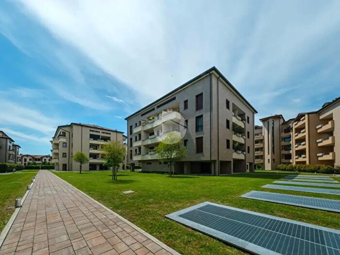 Appartamento bilocale in vendita in Via Bazzano Inferiore, Assago