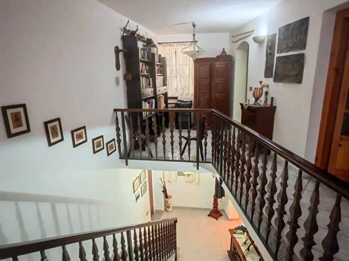 Appartamento con 8 locali in vendita in Via Domenico Scinà, Siracusa