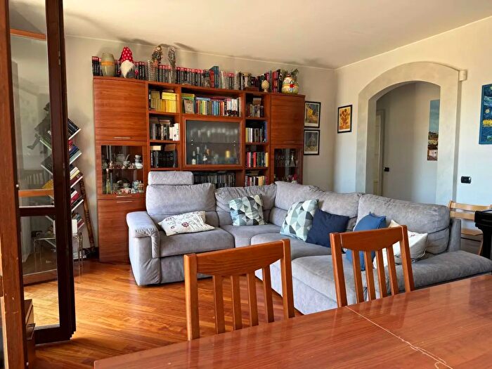 Appartamento con 5 locali in vendita in Via Bolzano, Modena