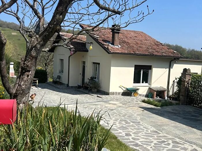 Casa quadrilocale in vendita in Caselasca, Bettola