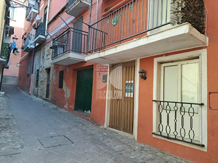 Appartamento trilocale in vendita in Via Media Sezione Pescheria, Crotone
