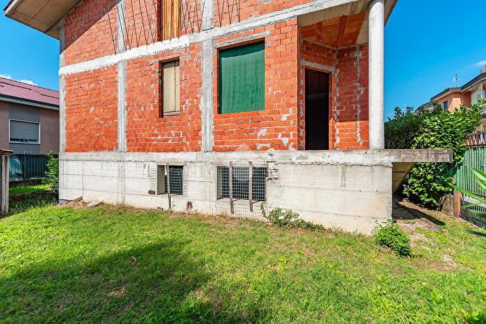 Case in Vendita e in Affitto - 3